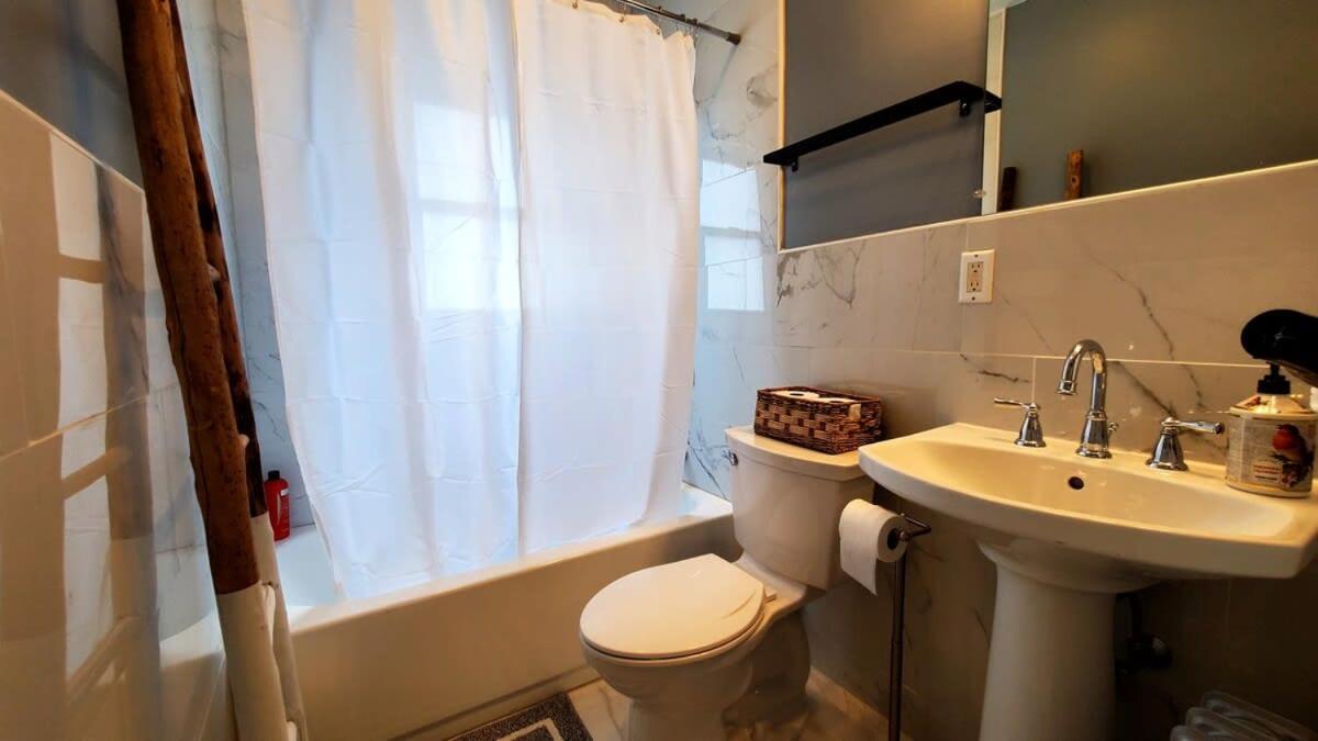 Апартаменты The Blue Sapphire 2Br 2 King Beds & Ample Backyard Бриджпорт Экстерьер фото