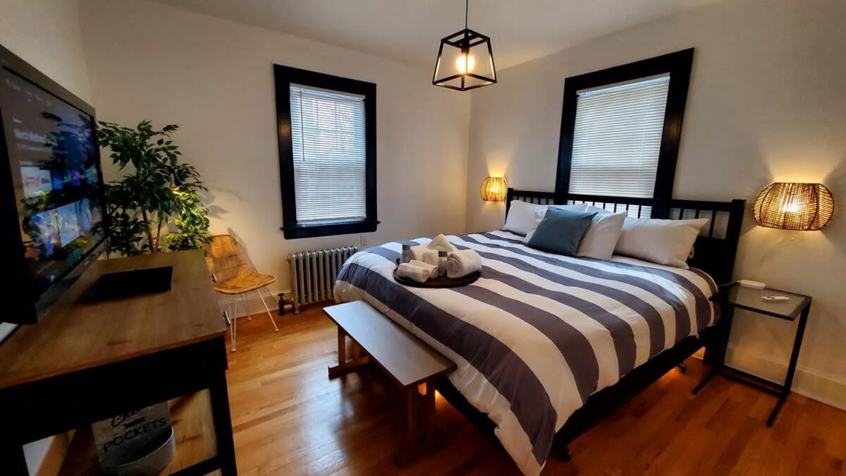 Апартаменты The Blue Sapphire 2Br 2 King Beds & Ample Backyard Бриджпорт Экстерьер фото